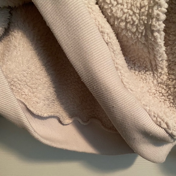 American Eagle Medium Creamy White Sherpa Hoodie - Picture 4 of 7